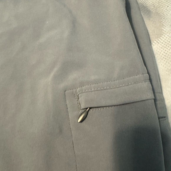 Men’s Golf Shorts w Pocket Detail. Sleek Stylish Must Have. Light Gray, 38 NEW - Picture 4 of 11